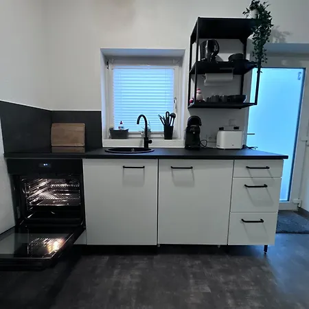 Barrierefrei - 24std-check-in Kontaktlos - Kingsize Bed - W-lan - Parkplatz W 3 Appartement Bückeburg