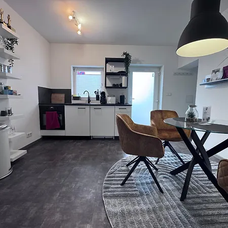 Barrierefrei - 24std-check-in Kontaktlos - Kingsize Bed - W-lan - Parkplatz W 3